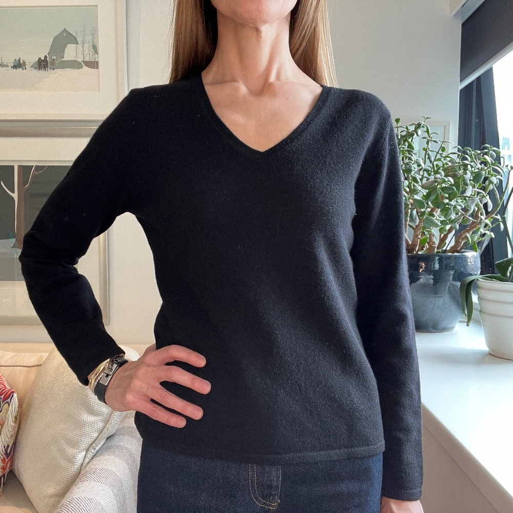 Jones New York Black V-Neck Sweater
